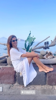 Veronica Maya feet photo thumbnail