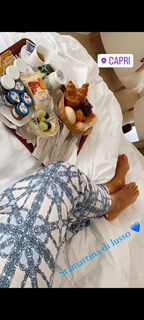 Veronica Maya feet photo thumbnail