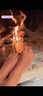 Veronica Maya feet photo thumbnail