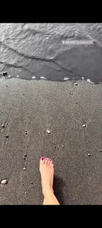 Veronica Maya feet photo thumbnail