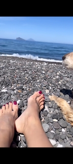 Veronica Maya feet photo thumbnail