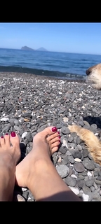 Veronica Maya feet photo thumbnail