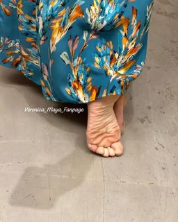 Veronica Maya feet photo thumbnail
