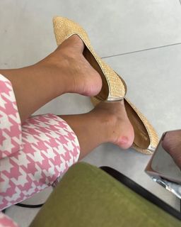 Veronica Maya feet photo thumbnail