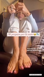 Veronica Maya feet photo thumbnail