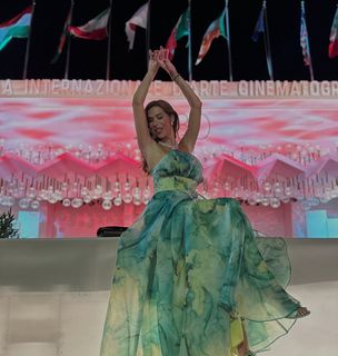 Veronica Maya feet photo thumbnail