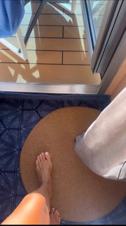 Veronica Maya feet photo thumbnail