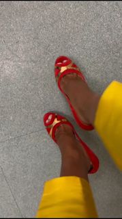 Veronica Maya feet photo thumbnail