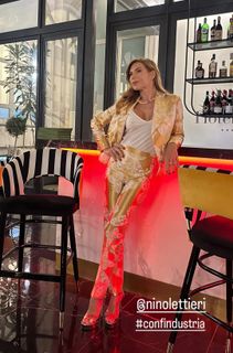 Veronica Maya feet photo thumbnail