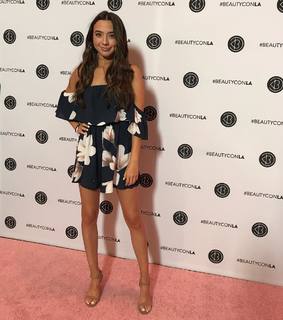 Veronica Merrell-Burriss feet photo thumbnail