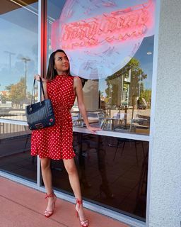 Veronica Merrell-Burriss feet photo thumbnail