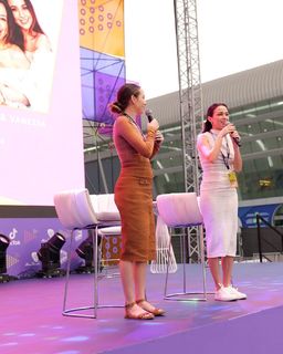 Veronica Merrell-Burriss feet photo thumbnail