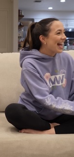 Veronica Merrell-Burriss feet photo thumbnail