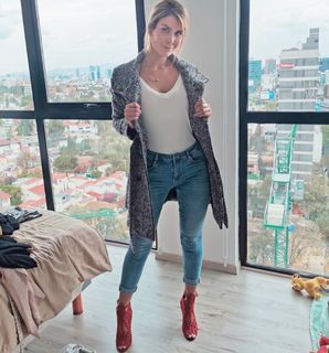 Veronica Montes feet photo 20