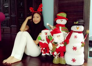 Veronica Ngo feet photo 6