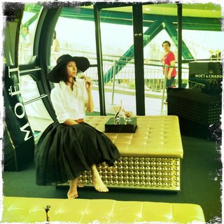 Veronica Ngo feet photo 12