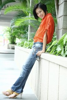 Veronica Ngo feet photo 4