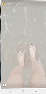 Veronica Ngo feet photo 3