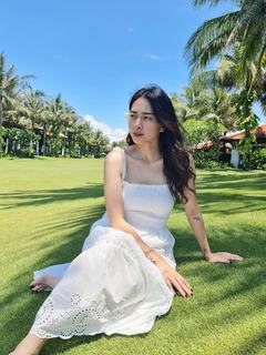 Veronica Ngo feet photo 3