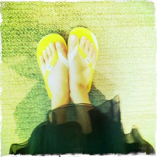 Veronica Ngo feet photo 14