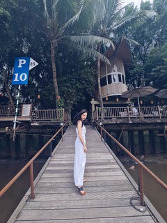 Veronica Ngo feet photo 13