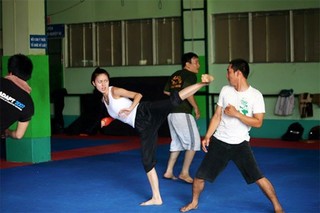 Veronica Ngo feet photo 4