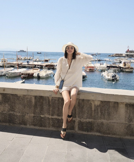 Veronica Ngo feet photo 12