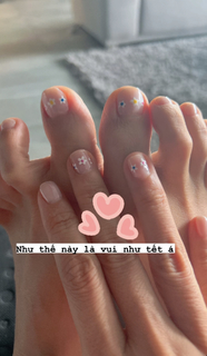 Veronica Ngo feet photo 17
