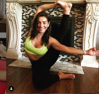 Veronica Rodriguez feet photo 3