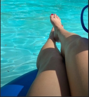 Veronica Rodriguez feet photo 7