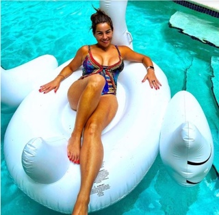 Veronica Rodriguez feet photo 13