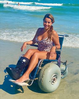 Veronica Rodriguez feet photo 8
