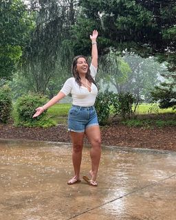 Veronica Rodriguez feet photo 3