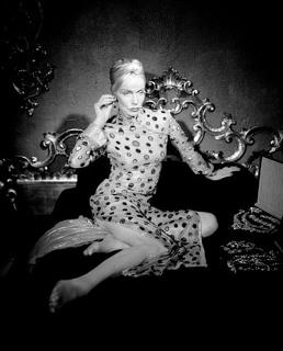 Veruschka von Lehndorff feet photo 17