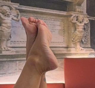 Verónica Zumalacárregui feet photo 1