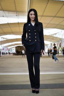 Viann Zhang feet photo 13