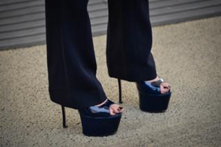 Viann Zhang feet photo 12