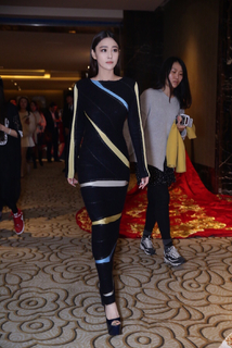 Viann Zhang feet photo 20