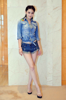 Viann Zhang feet photo 18