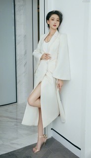 Viann Zhang feet photo 2
