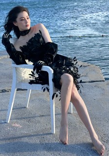 Viann Zhang feet photo 1