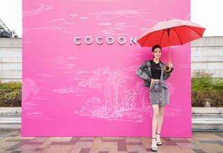 Viann Zhang feet photo 15