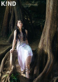 Viann Zhang feet photo 8