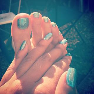Vick Hope feet photo 13