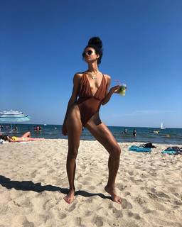 Vick Hope feet photo 13