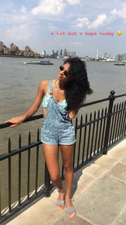 Vick Hope feet photo 6
