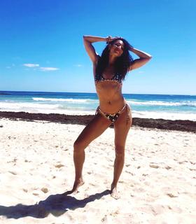 Vick Hope feet photo 8