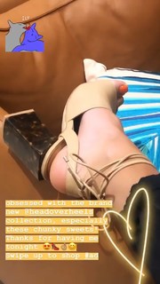 Vick Hope feet photo 8