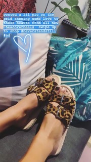Vick Hope feet photo 5