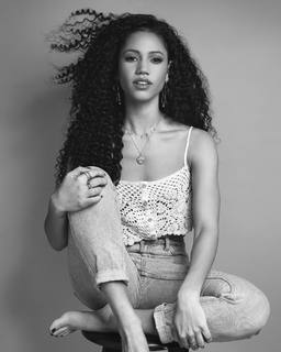 Vick Hope feet photo 12